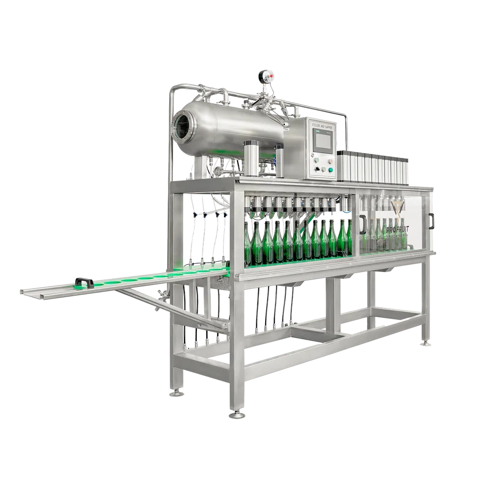 Maskin i rustfritt stål som brukes til å fylle flasker med kullsyreholdig drikke