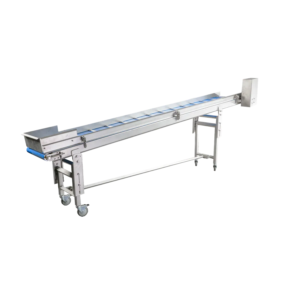 Aflang maskine med transportbånd monteret på stativ med fire drejelige hjul