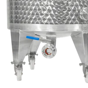 Rustfri ståltank på fire ben med svinghjul. I bunden af tanken er der en tilslutning med en ventil