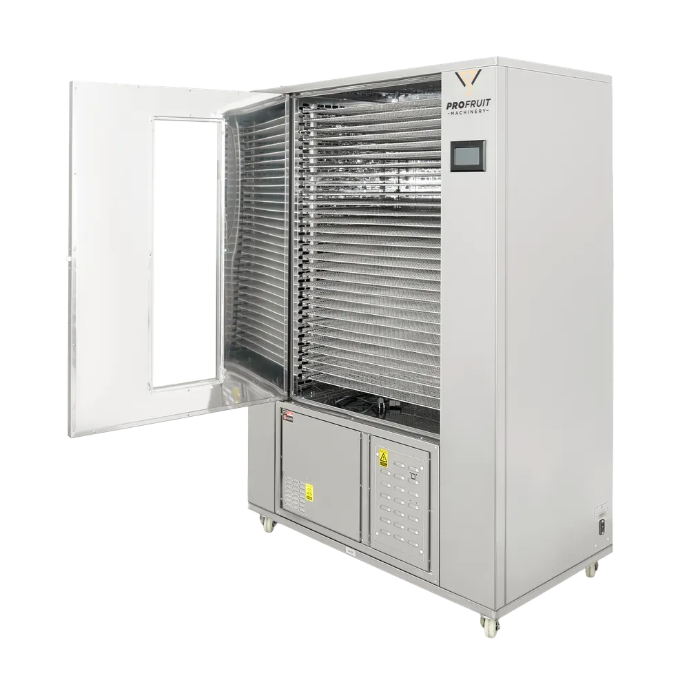 Stort tørkeskap i rustfritt stål med doble dører i åpen posisjon. Inne i tørkeskapet er det uttrekkbare hyller.