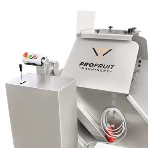 Kassetipper set fra den side, hvor kontrolkabinettet er placeret, kabel med trefaset stik hænger på siden af maskinen