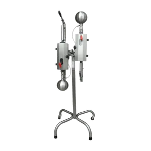 Karbonaattori ruostumattomasta teräksestä valmistetulla jalustalla, jossa on tilaa 2 pullolle