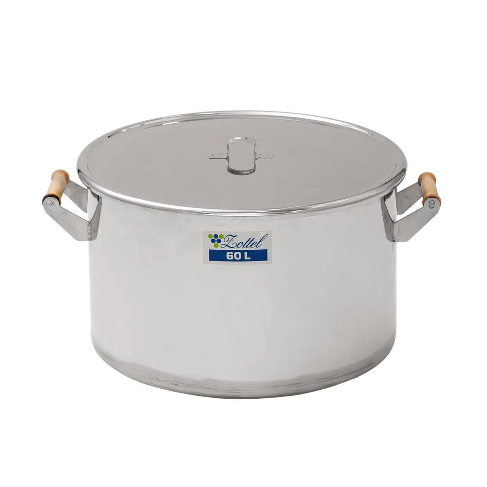 Kärl av blankpolerat rostfritt stål med handtag av trä och lock
