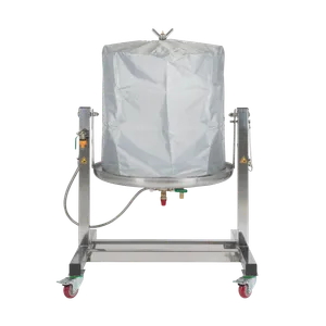 Ett praktiskt överdrag som placeras över fruktpressen, skyddar mot stänk vid pressning.