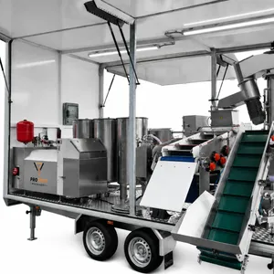 Utforska ProFruit Machinerys mobila fruktbearbetningsanläggning med rostfria tankar och effektiv utrustning för pressning och mustproduktion.