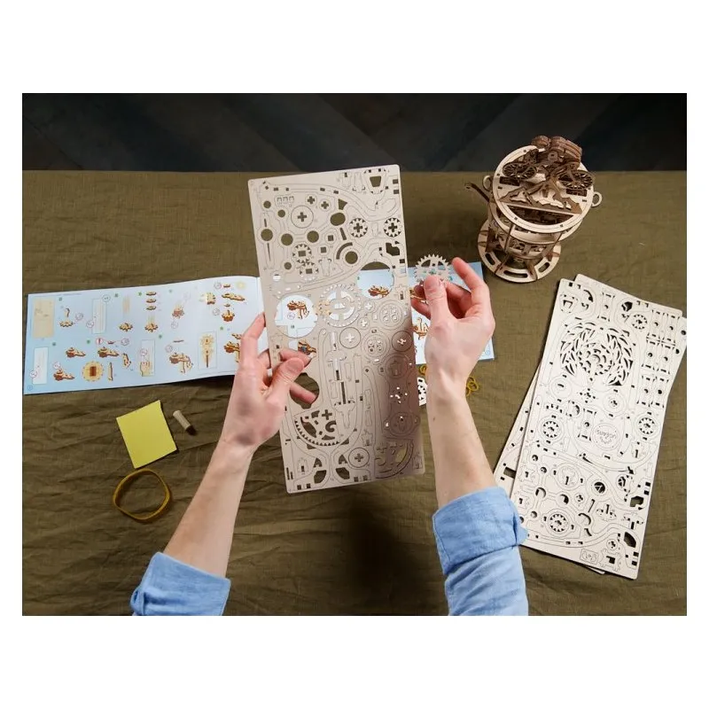 Ugears Automaton Cyklist - 9