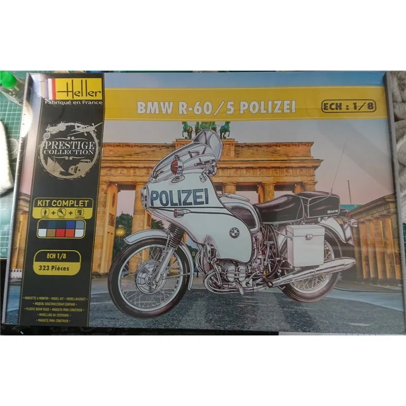 1/8 BMW Polizei COMPLETE w. glue, brush and paints