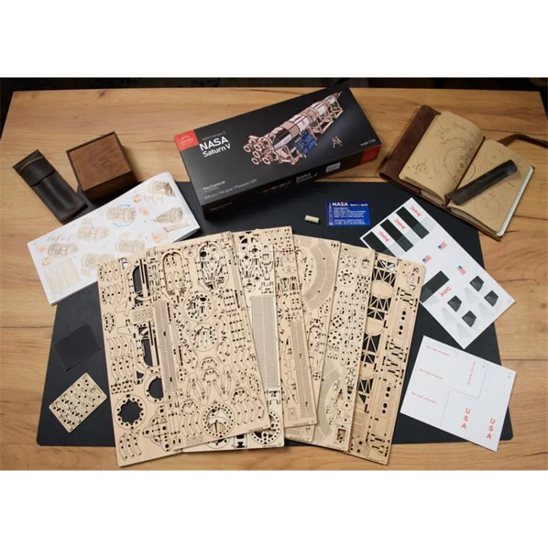 Ugears NASA Saturn V - 2