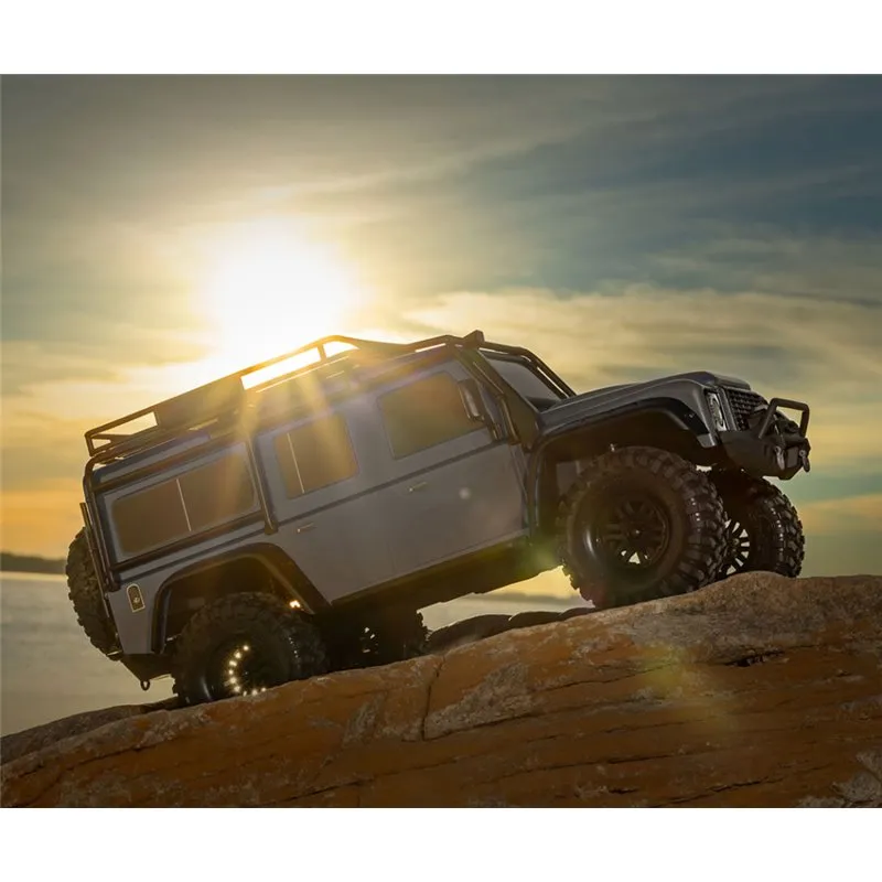 TRX-4 Land Rover Defender Clipless Silver RTR - 6
