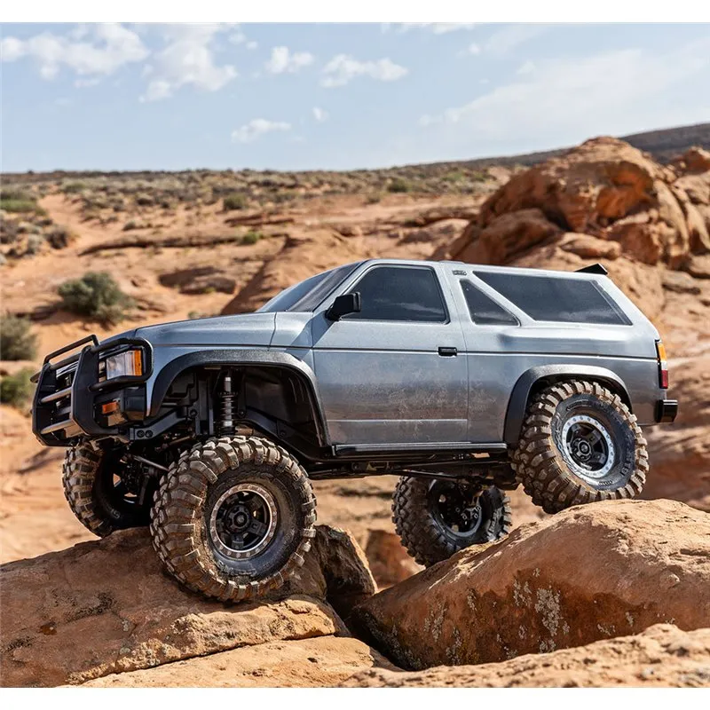 TRX-4 Nissan Pathfinder Silver RTR - 9