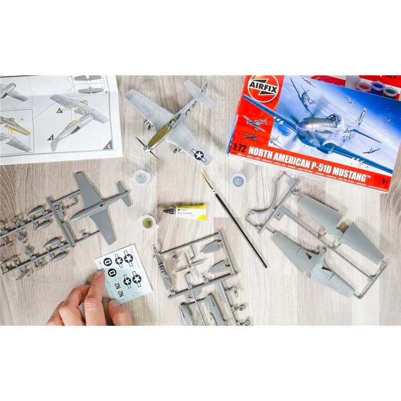 Airfix 1:72 Starter Set - North American P-51D Mustang(Inkl. Färg, lim och pensel) - 8