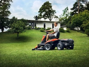 Husqvarna R 200iX Rider Åkgräsklippare 