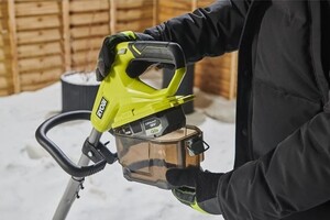 Ryobi RY18ST25A-0 Snöskyffel 18V 25cm