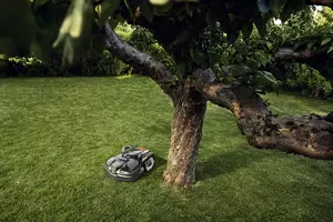 Husqvarna Automower 305 Robotgräsklippare med Installationskit 