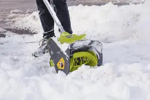 Ryobi RY36ST30A-0 Snöskyffel 30 cm 36V