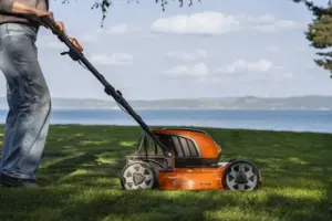 Husqvarna LB 246iS Batterigräsklippare 