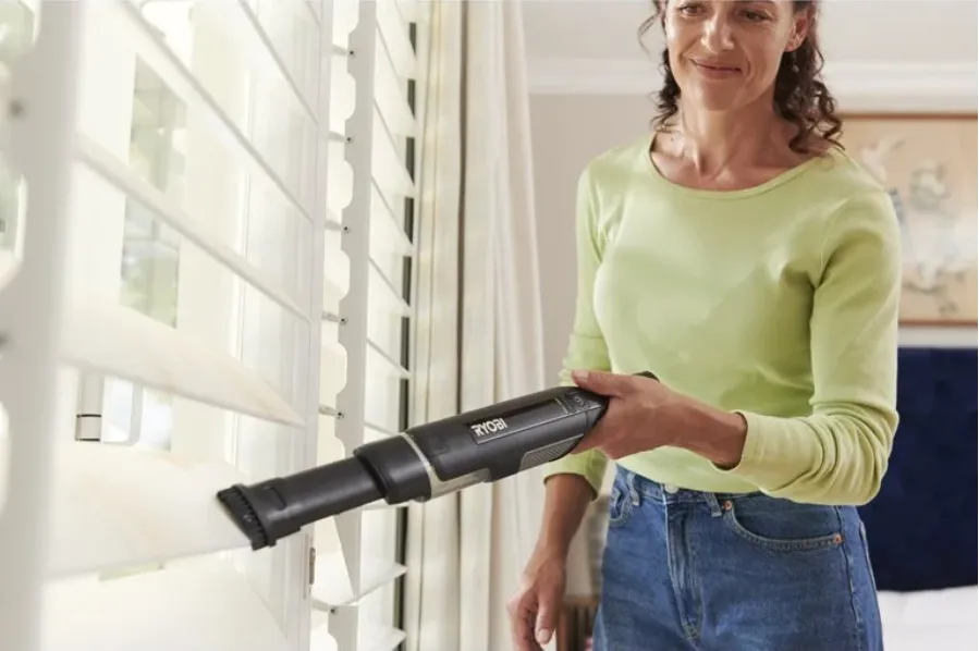 Ryobi RHV44-220G Handdamsugare med laddstation 4V USB Lithium