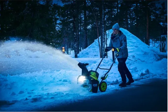 Ryobi RY18STX45A-0 Snöslunga Brushless 45 cm 18V