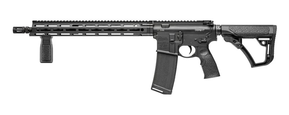 Daniel Defense DDM4 V7 16'' 5.56/.223 SVART *