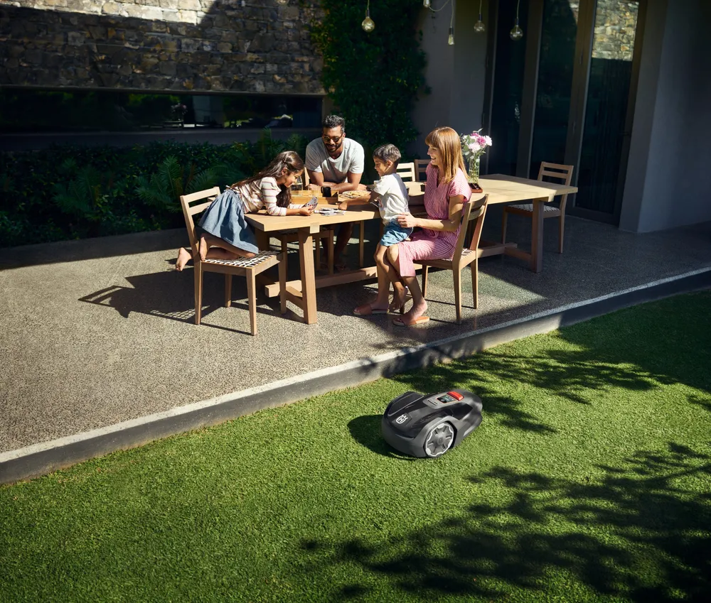 Husqvarna Automower Aspire R4 Robotgräsklippare med installationsmaterial *