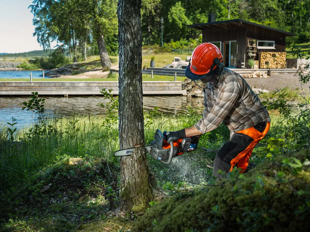 Husqvarna 242i Batterimotorsåg *