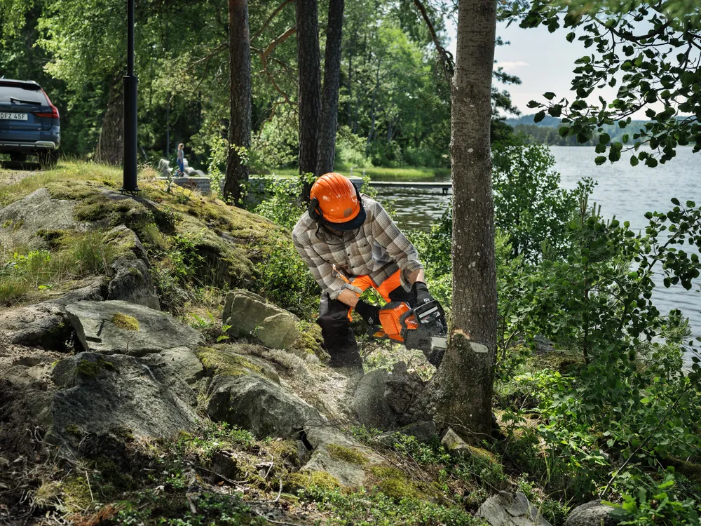 Husqvarna 242i Batterimotorsåg *