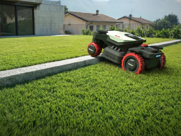 Kress KR283E EyePilot 4×4 RTK 3000 m² Robotgräsklippare *