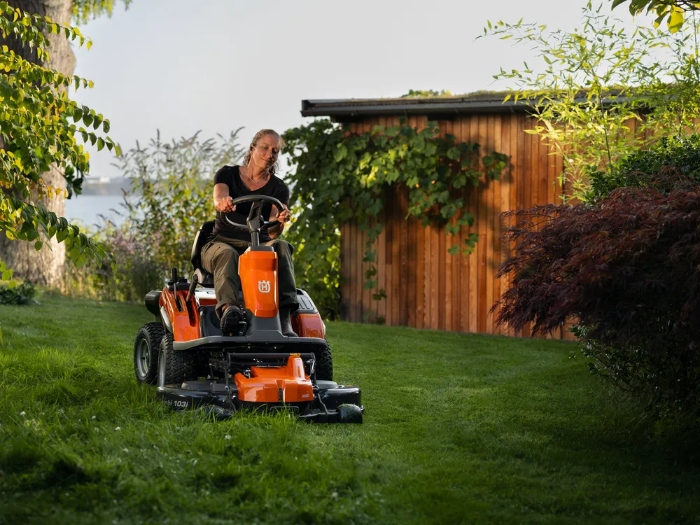 Husqvarna R 200iX AWD Long Range Åkgräsklippare *