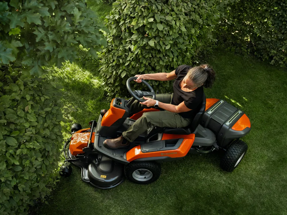 Husqvarna R 200iX AWD Long Range Åkgräsklippare *