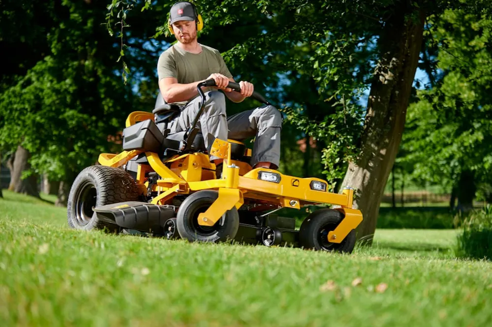 Cub Cadet Ultima XZ5 L127 Zero-Turn Åkgräsklippare 