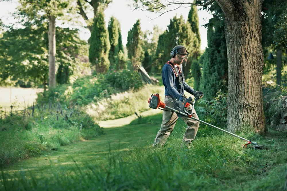 Husqvarna 122R Trimmer **