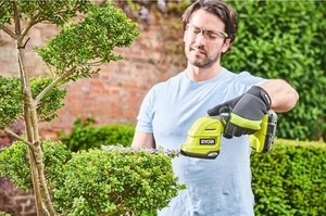 Ryobi RY18GSA-0 2-i-1 Gräs- och häcktrimmer 