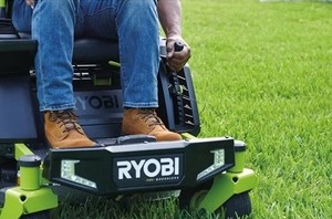 Ryobi RY72ZTRX76-210  Zero Turn Åkgräsklippare 76cm 