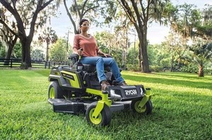 Ryobi RY72ZTRX107-210 Zero Turn Åkgräsklippare 107cm 