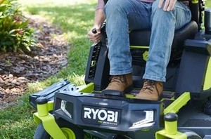 Ryobi RY72ZTRX137-310 Zero Turn Åkgräsklippare 137cm 