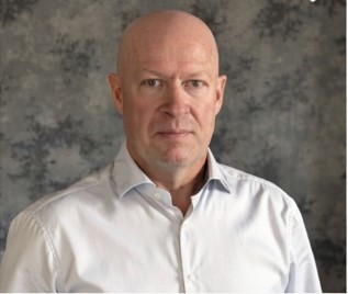 Foto på Tobias Karlsson.