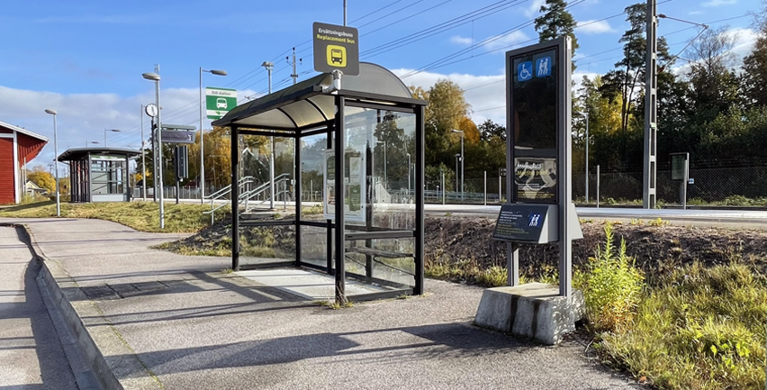 Foto på buss/tågstation.