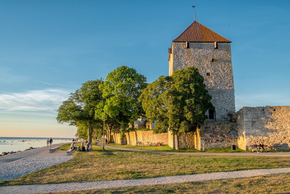 Cycle around Gotland, rent a bike.