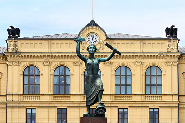 Rent a bike in Karlstad city center.