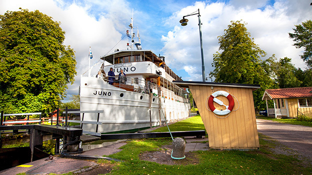 Discover Göta kanal on a bike, Töreboda.