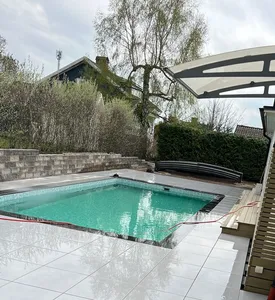 illustrationsbild på pool installation