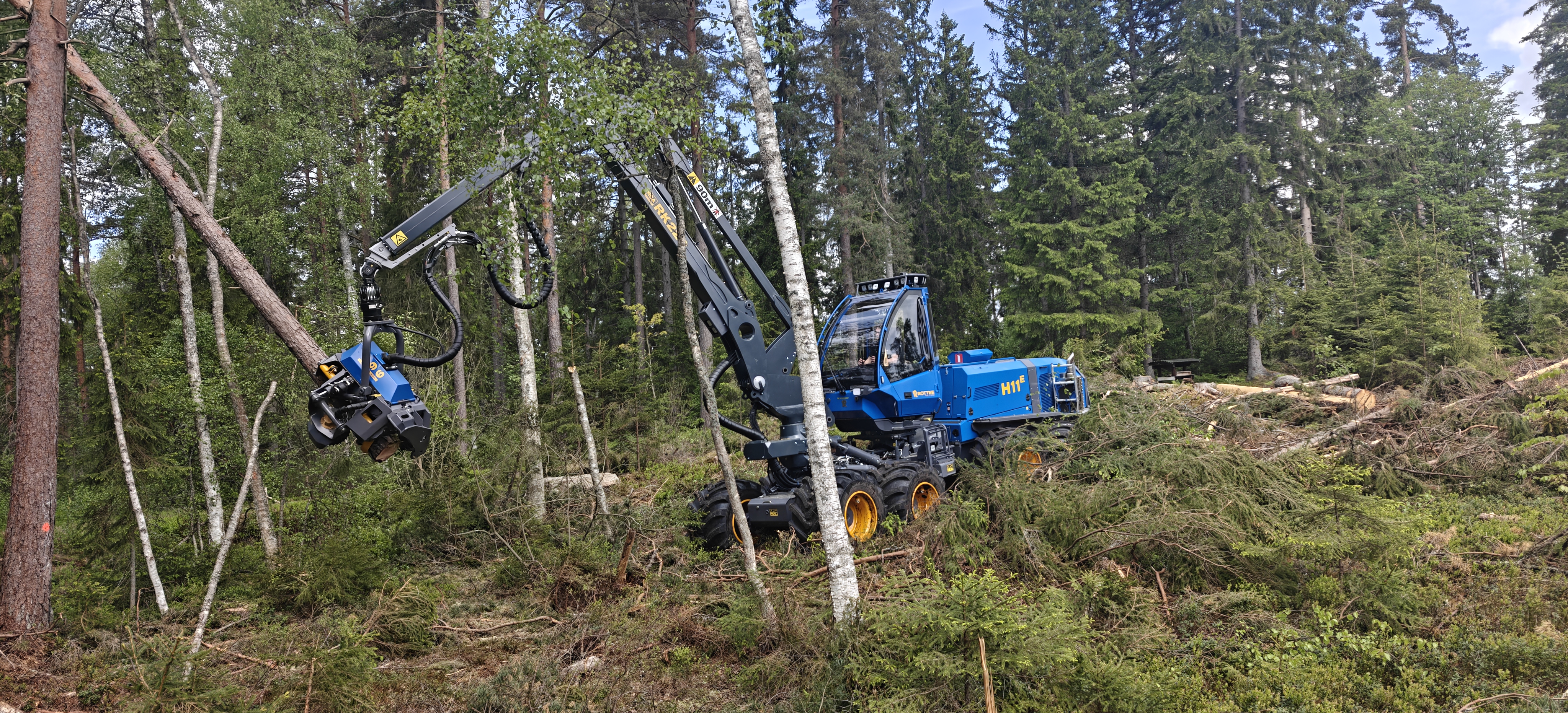 ROTTNE H11E Skördare