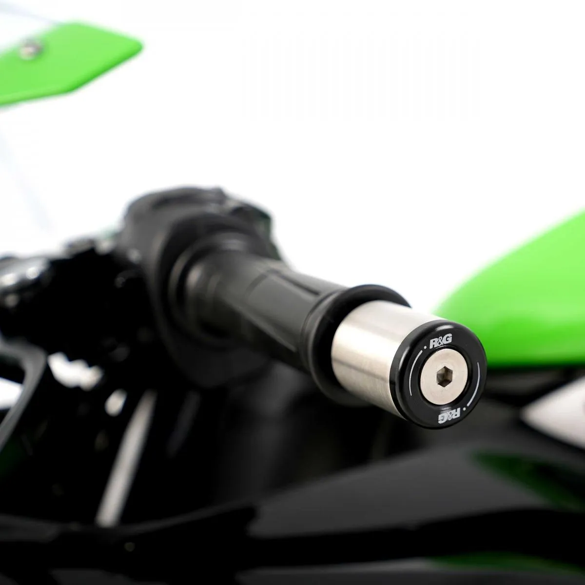 Produkt bilder Bar End Sliders   Kawasaki Z500 24  / Ninja 500 24  / Z650rs 22  Zx 25r 20  / Zx 4rr 23  Zx 6r 636 19  Z900 Z900rs Z H2 Ktm 690 Enduro Without Brush Guards