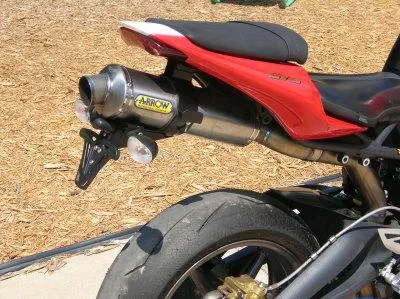 Produkt bilder Licence Plate Holder Triumph 675 Daytona 06 12 With Arrow Round Ti Exhaust